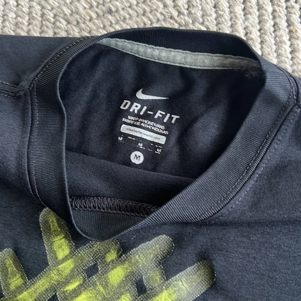 Nike tee shirt